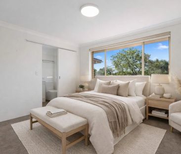 Spacious Top Floor Apartment - Photo 2