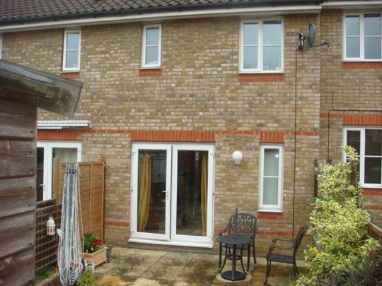 2 bedroom terraced house to rent - Photo 1