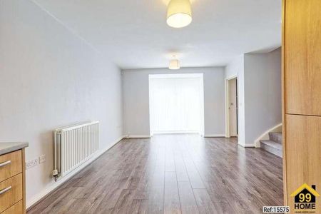 Pearl Square, Chelmsford, Essex, CM2 - Photo 2