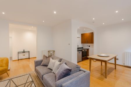 Montagu Square, W1H, Marylebone - Photo 2