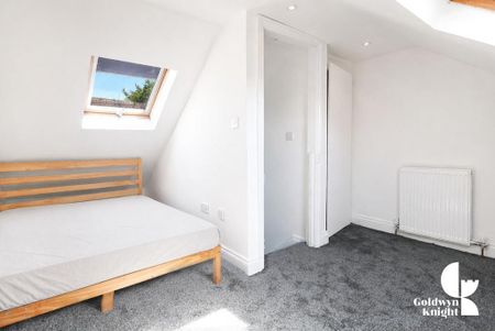 4 bedroom terraced house to rent - Photo 2