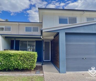 Fully Air-coned 4 Bedroom Townhouse, Ideal for Families or Professi... - Photo 2