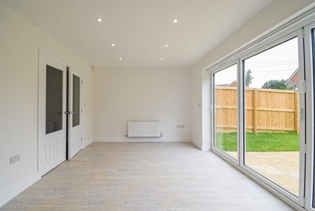 Westfield Court, Horbury, Wakefield - Photo 3