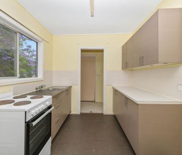 Neat Two bedroom Unit - Photo 4