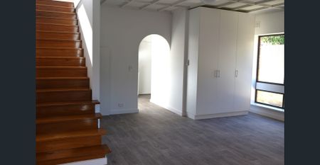 Very Spacious - Recently Renovated 2 Bedroom Townhouse - Photo 3