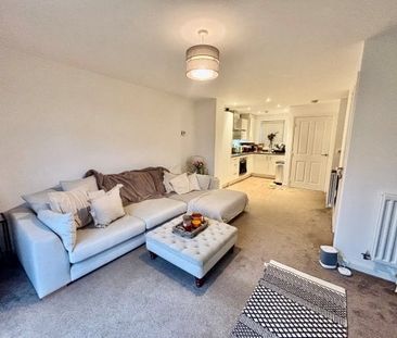 Warwick Link, Moreton-in-Marsh, GL56 - Photo 1