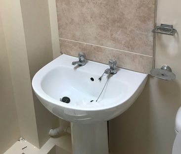 Flat to rent on - Photo 4