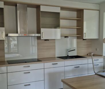 Moderne Etagenwohnung im schönen Lemmerzpark *Einbauküche - Photo 1