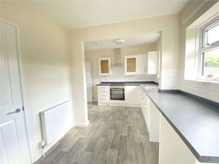 A well presented family home located in vibrant Ditton. - Photo 5