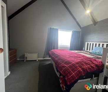 A Stroll to Cafes & Shops - Photo 3