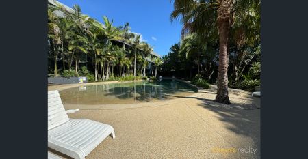 Fully Furnished 2-Bedroom Apartment in Zetland’s Sought-After Emerald Park Complex - Photo 4