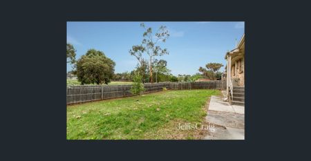 Three Bedroom House - Photo 2