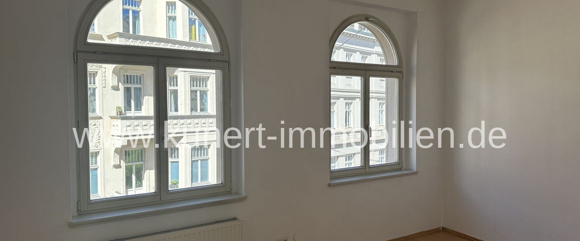 Attraktive 5-Zimmer-Wohnung (1 Durchgangszimmer) mit Balkon im Stadtzentrum von ... - Foto 1