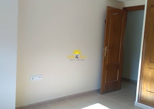 THREE-BEDROOM APARTMENT – ALMORADÍ