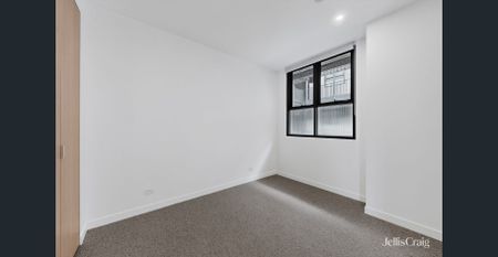 Modern Loft-Style Luxury in the Heart of Kensington - Photo 4