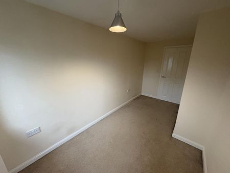 2 bedroom end of terrace house to rent - Photo 2
