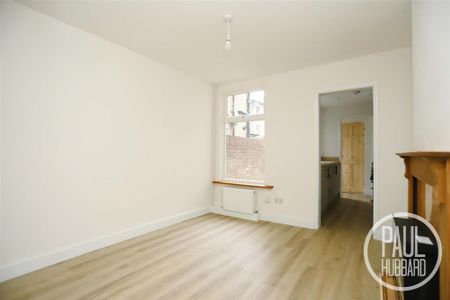 3 bedroom terraced house to rent - Photo 3