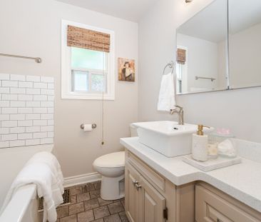For Lease - 15 Kemano Road Unit# Entire house, Aurora, Ontario - Photo 5