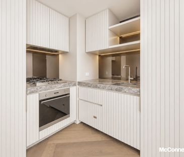 Stylish Boutique Apartment with Designer Finishes - Photo 3