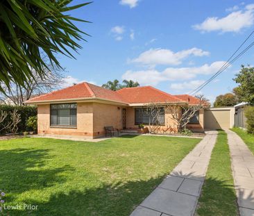 Located in Sought After Suburb - Neat & Tidy Family Home - Photo 6