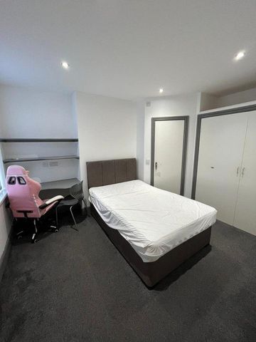 5 bedroom flat to rent - Photo 5