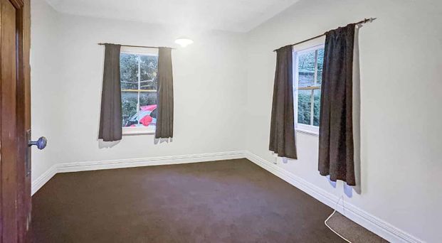 ASHHURST - 5 BEDROOM - Photo 1