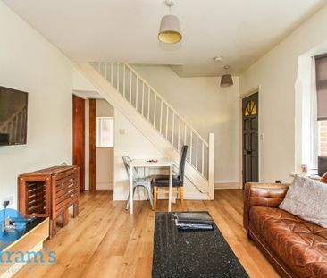 5 bed Semi-Detached House for Rent - Photo 3