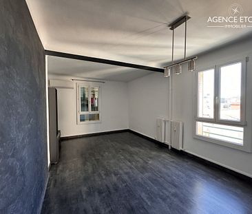 Appartement 3 pièces 66m2 MARSEILLE 10EME 920 euros - Photo 1