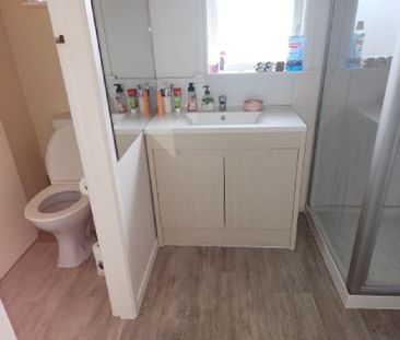 Spacious Family home - Photo 6