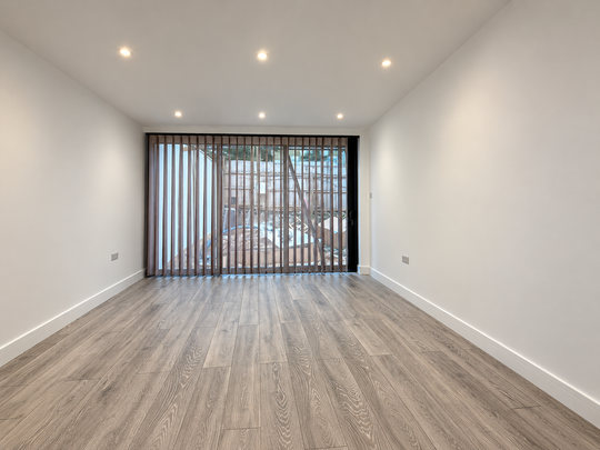 Manor Park Road, London, NW10 4JU - Photo 1