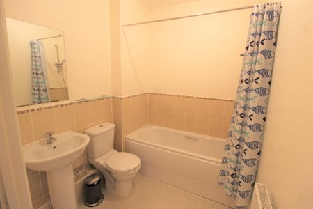 Lindie Gardens, Uxbridge - Photo 5