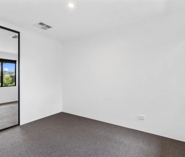 Spacious & Stylish 3 Bed / 2 Bath Home on a Corner Block - Photo 6