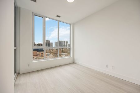 For Lease - 6 Greenbriar Road Unit# 719, Toronto, Ontario - Photo 4