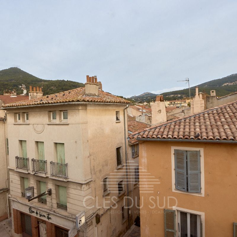 Location Appartement Studio La Valette Centre Dernier Etage - Photo 1