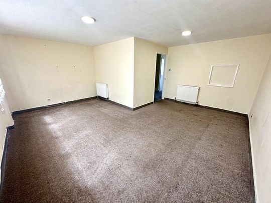 3 bedroom end of terrace house to rent - Photo 1