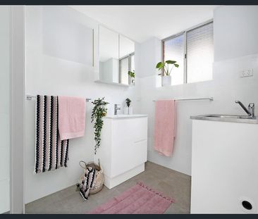 Modern, Ground Floor Unit in West Wollongong - Photo 1