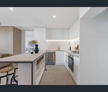 Unfurnished Two-Bedroom Apartment with City-to-Hills Views - Photo 6