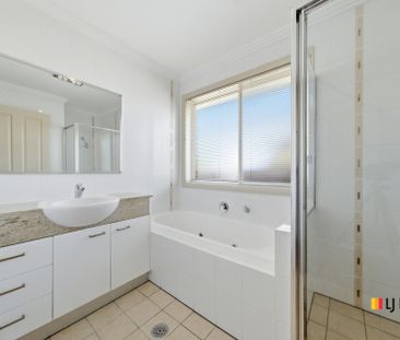 Spacious 4 Bedroom Home in Heart of Harrison - Photo 2