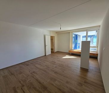 Helle 2.5-Zimmer-Wohnung mit Balkon - Foto 2