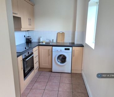 1 bedroom flat to rent - Photo 5