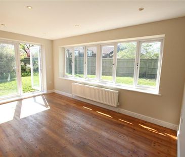 2 bedroom end of terrace house to rent - Photo 3