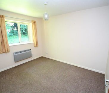 Butlers Court, High Wycombe - Photo 3