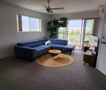 Beautiful Views in Runaway Bay - Photo 2