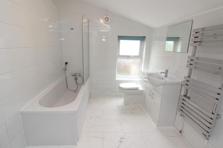 2 bedroom terraced house to rent - Photo 2