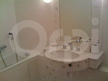 Appartement 3 pièces 108m2 MARSEILLE 8EME 1 870 euros - Photo 2