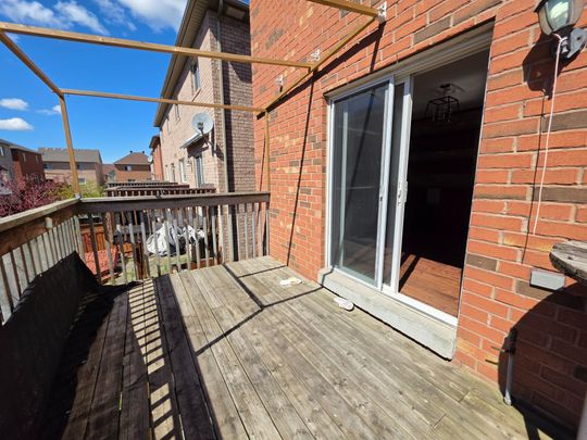 For Lease - 69 Gail Parks Crescent, Newmarket, Ontario - Photo 1