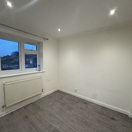 Sutton Hall Road, Greater London, TW5 - Photo 3