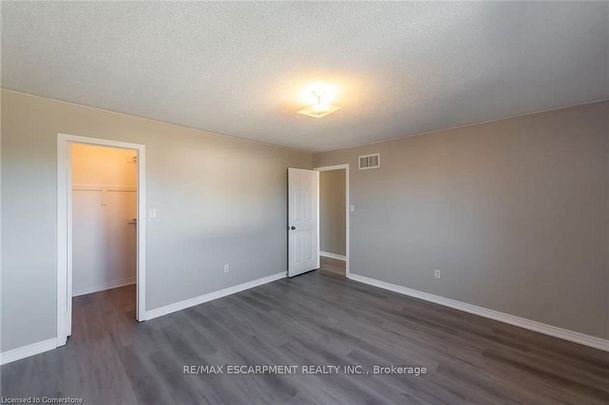 For Lease - 626 Taylor Crescent, Burlington, Ontario - Photo 1