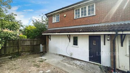 Rochford Drive - Ensuite Single Room &#; All Bills Included, LU2 - Photo 5