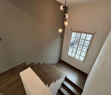 Departamento amueblado en renta en Cumbres 5to sec, 2 niveles con t... - Photo 2